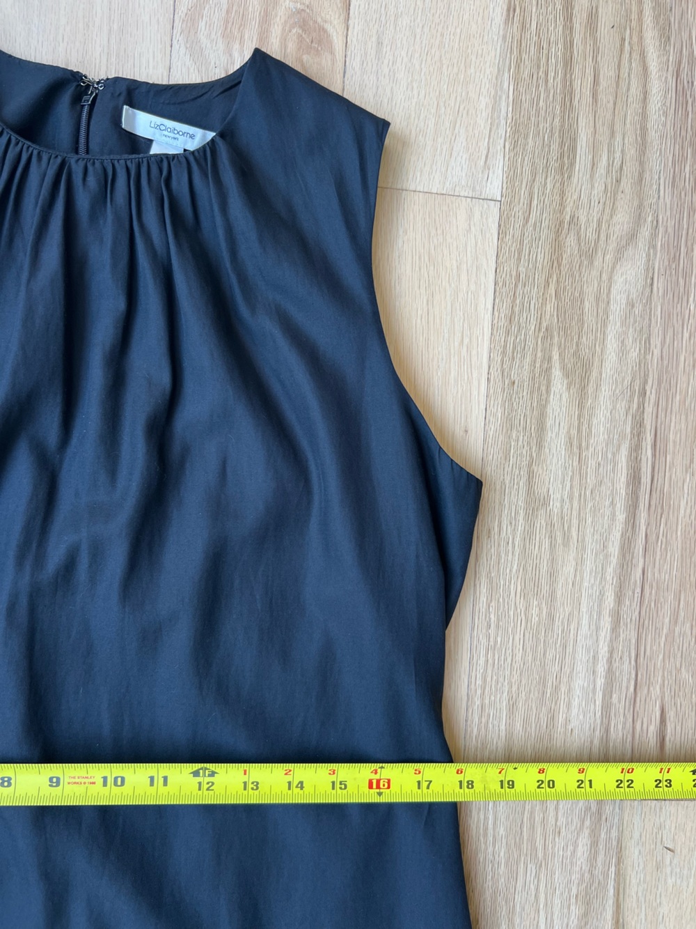 Liz Claiborne Black Silk Blend Sleeveless Shift Dress Minimalist Office Size 12 - Picture 11 of 13